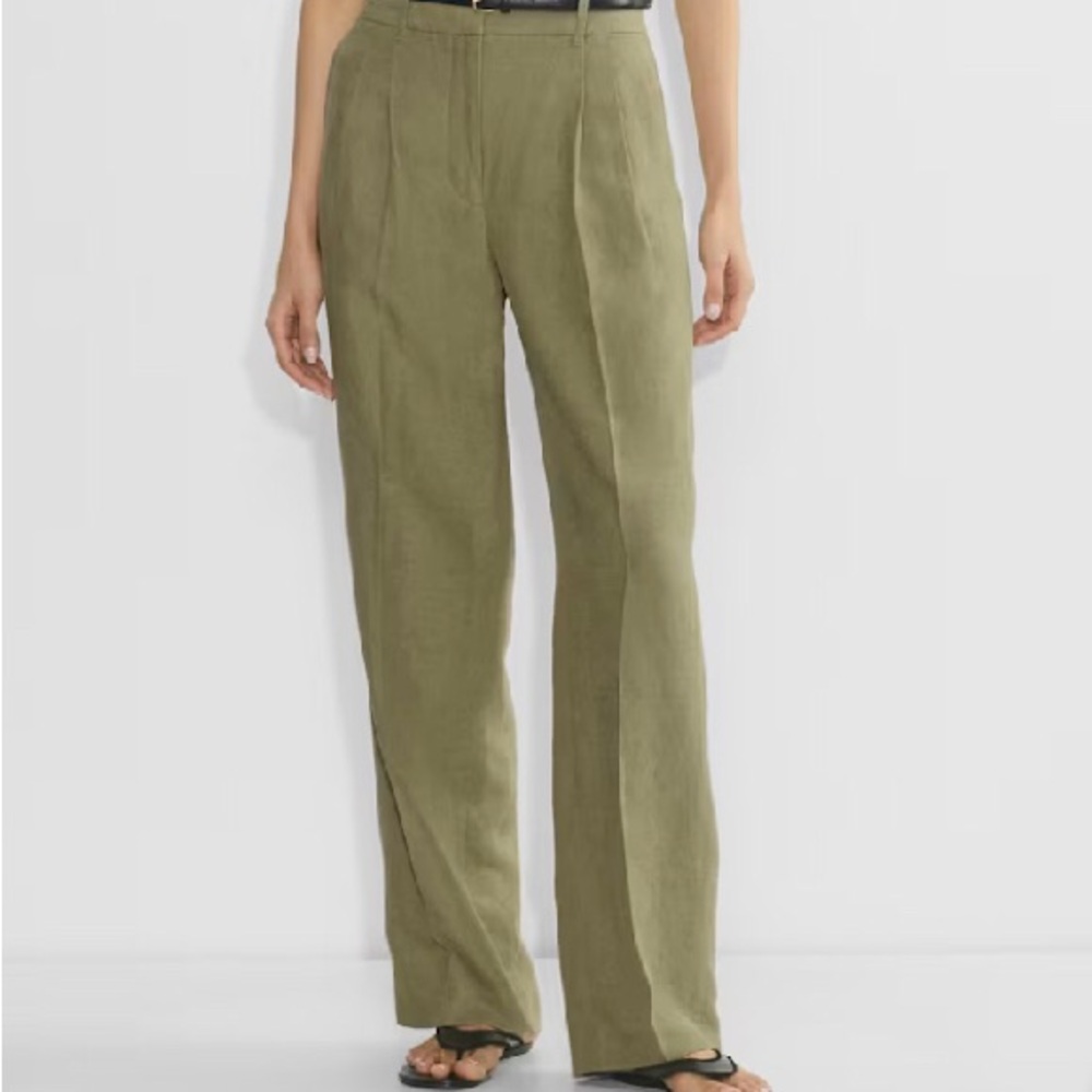 Aritzia Effortless Pant in Sundried Olive Cruise Linen